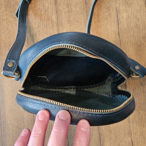 Portland Leather Almost Perfect Crossbody - Picture 4 of 7